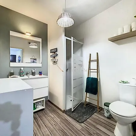 Calme Avec Terrasse A Apartamento *