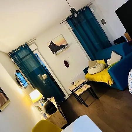 Calme Avec Terrasse A Apartamento